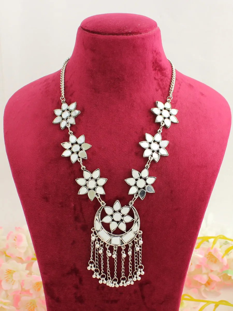 Aaina Long Necklace