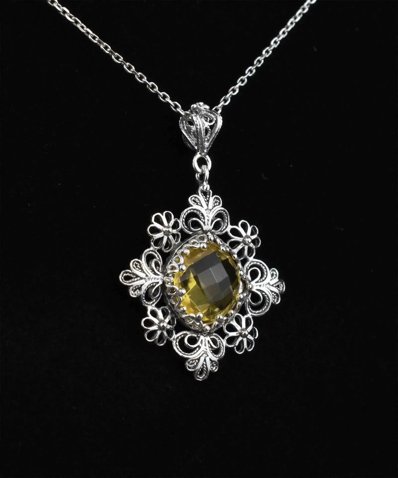 Sunlit Daisy Filigree Art Citrine Gemstone Silver Pendant Necklace - A Touch of Sunshine