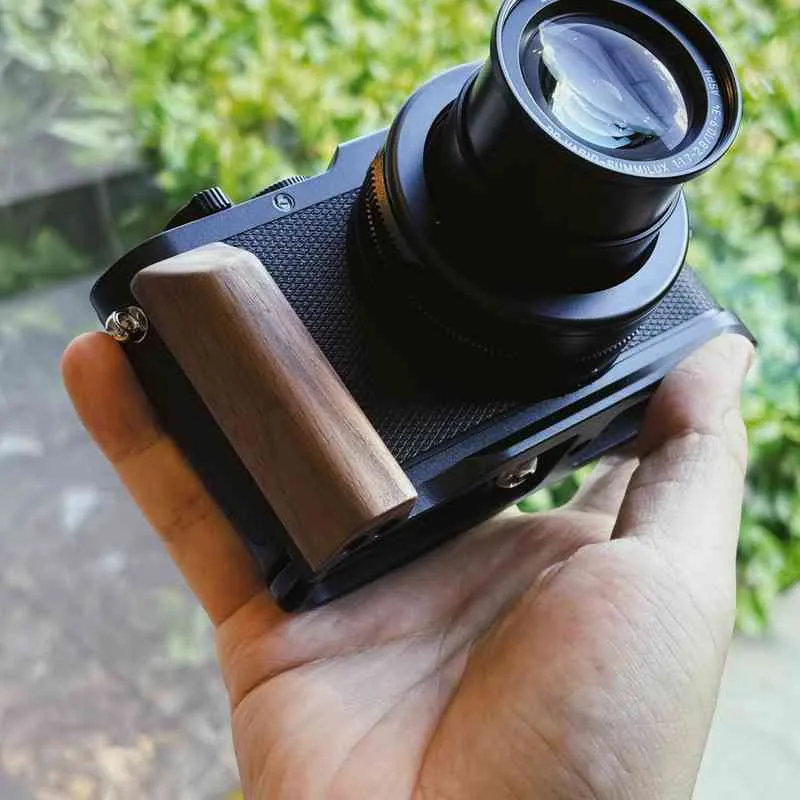 Wooden Leica D-Lux 8 Grip KC Design