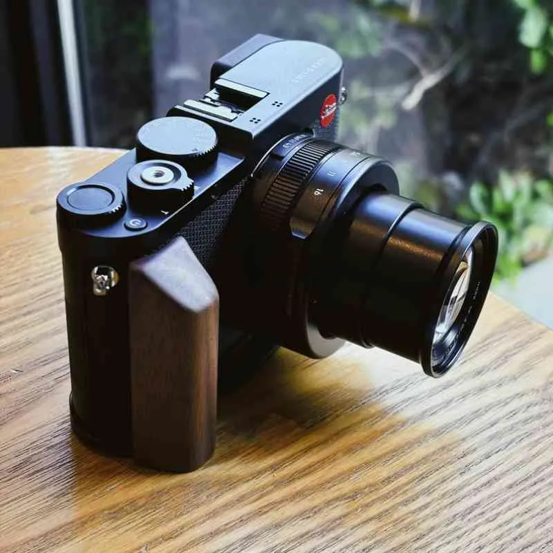 Wooden Leica D-Lux 8 Grip KC Design