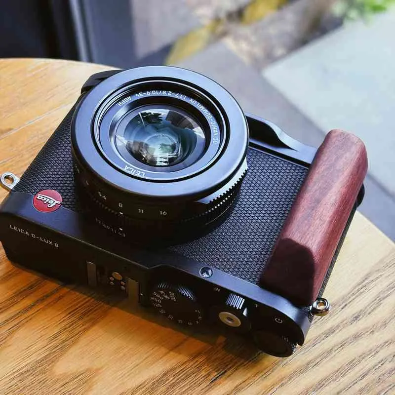 Wooden Leica D-Lux 8 Grip KC Design