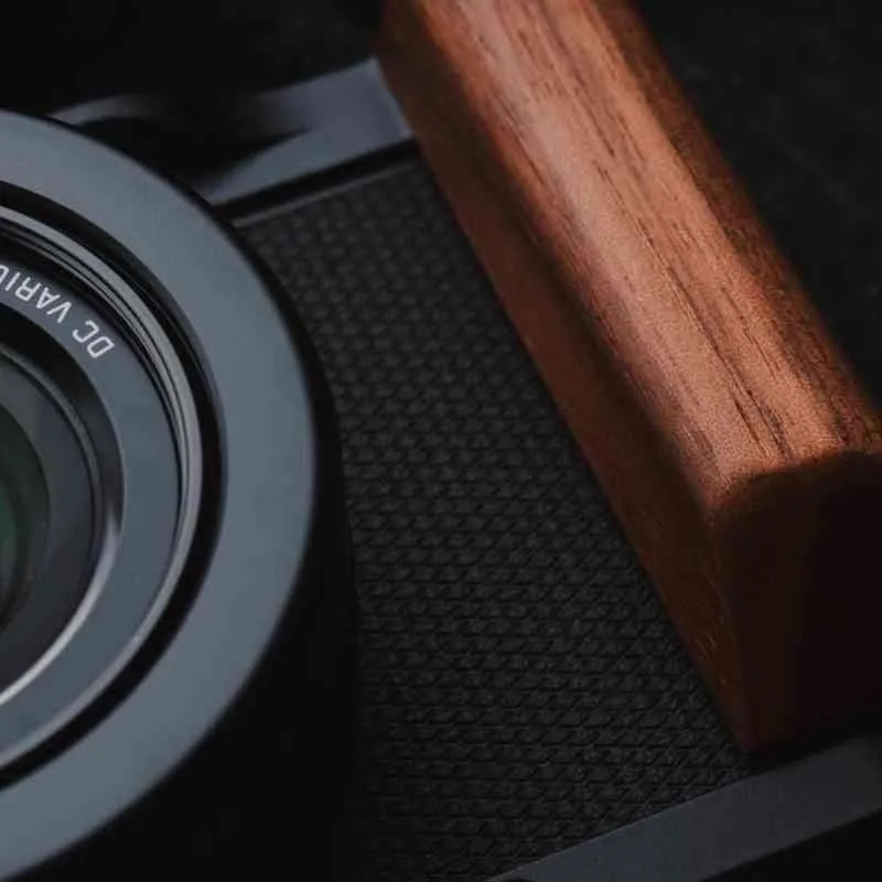 Wooden Leica D-Lux 8 Grip KC Design